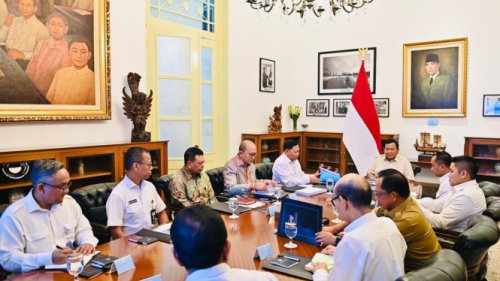 Pimpin Rapat Terbatas, Prabowo Bahas Pembentukan Giant Sea Wall Sepanjang Pantai Utara Jawa