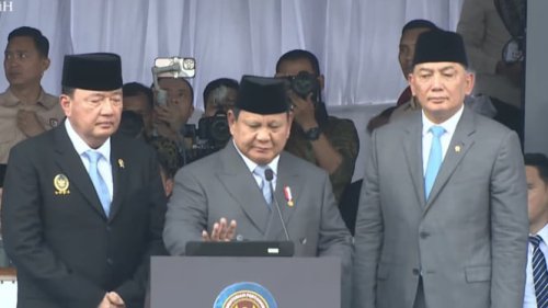 Hadiri Acara Indo Defence 2025, Prabowo Sapa Try Sutrisno Sesepuh TNI