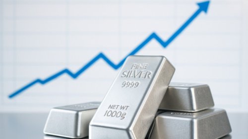 Analis Ramal Tren Bullish Perak Berlanjut Hingga Akhir Tahun, Bakal Salip Emas?
