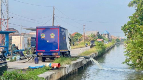 Pemprov Jateng Perbanyak Pompa Setelah Banjir Rob di Demak Tak Kunjung Surut
