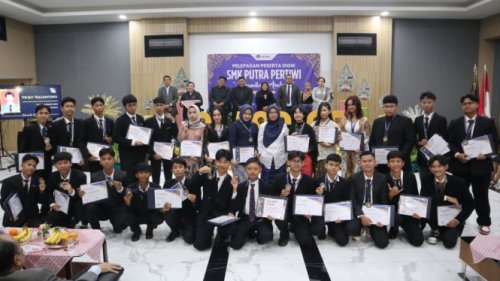 Menjadi Terang di Fajar Baru, Pentingnya Pendidikan Berbasis Karakter di Era Digital