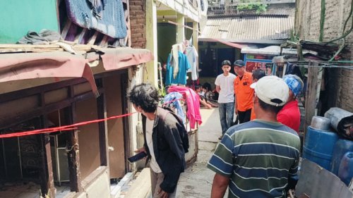 Gas Melon Bocor Direndam ke Ember, 2 Rumah di Bandung Hancur Berantakan