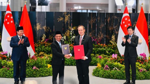Bahlil Ungkap Untungnya Bagi Indonesia Kerja Sama Listrik dengan Singapura