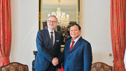 Transit di Praha, Prabowo Terima Kunjungan PM Ceko Petr Fiala