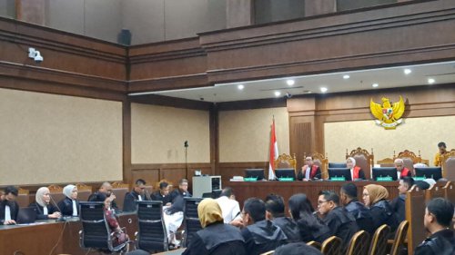 Hakim Terisak Saat Membacakan Keadaan yang Beratkan Vonis Zarof Ricar Dalam Kasus Suap Putusan Bebas Ronald Tannur