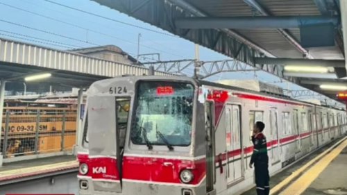 KRL Tabrak Truk hingga Terpental dan Kena 2 Motor di Tangerang, 3 Orang Luka