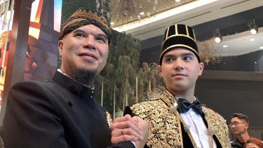 Ahmad Dhani dan Mulan Jameela Gak Jadi Cerai Gegara Al Ghazali