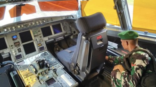 Momen Menegangkan Tim Jihandak TNI Sisir Pesawat Saudia Airlines yang Diteror Bom