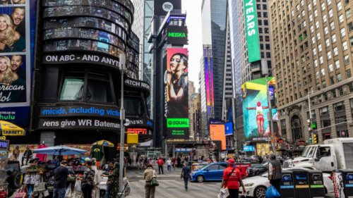 Meiska Tampil di Times Square New York, Jadi Wajah Spotify EQUAL Indonesia Juni 2025
