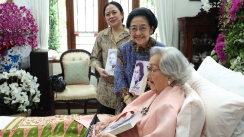 Hadiri HUT ke-100 Meriyati Hoegeng bersama Puan, Megawati: Saya Ada Bawa Hadiah