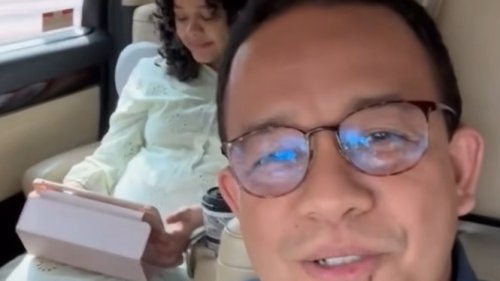 Momen Bahagia Anies Baswedan Jemput Cucu Pertama Pulang ke Rumah