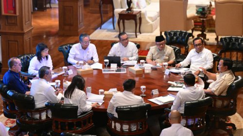 Seskab Teddy: Presiden Godok Program Pembangunan Sekolah Garuda