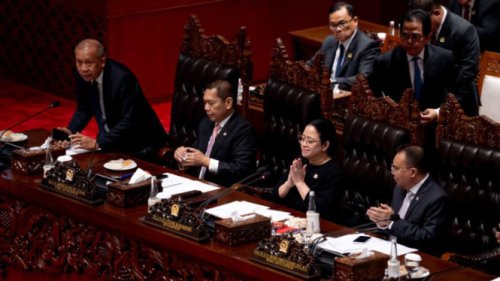 Puan Sebut DPR Lanjutkan Pembahasan 8 RUU di Tahun 2025