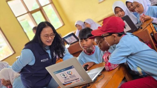 Program Lab Komputer Keliling, Dukung Pemerataan Akses Teknologi di Wilayah 3T