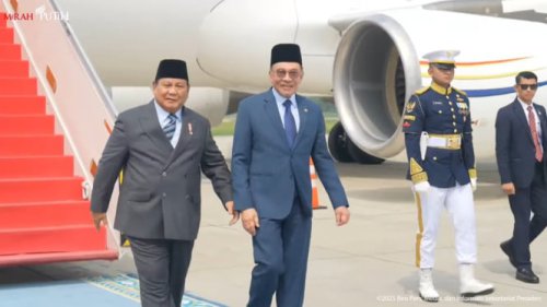 Momen PM Malaysia Anwar Ibrahim Tiba di Indonesia, Dijemput Langsung Prabowo