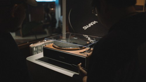 Turntable Ini Gabungkan Desain Retro dan Teknologi Modern, Hati-hati Kepincut