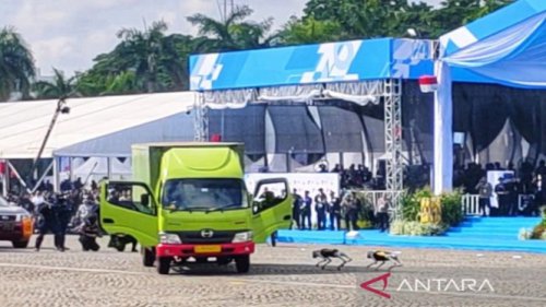Aksi Robot K9 Deteksi Bahan Peledak Ditunjukan dalam Peringatan Hari Bhayangkara ke-79