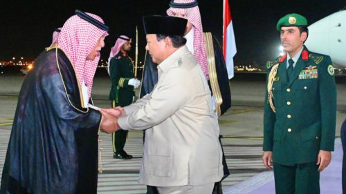 Tiba di Jeddah, Prabowo Dijadwalkan akan Bertemu Putra Mahkota Arab Saudi