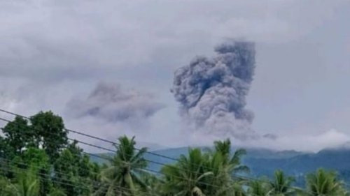 Gunung Dukono Erupsi, Ketinggian Abu Vulkanik Capai 1,1 Km