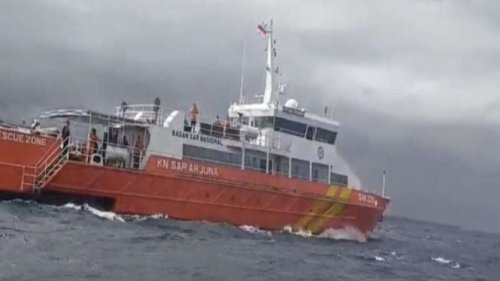 KMP Tunu Tenggelam di Selat Bali, Basarnas Lanjutkan Pencarian Korban Hari Ini