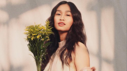 Muthia Nadhira Rilis Ulang Lagu Legendaris Simpan Saja dalam Album Debut Garden of Mimosa