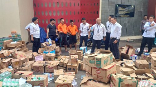 Edan! Oknum Satpol PP Jual Produk Kedaluwarsa di Bazar hingga Toko Kelontong