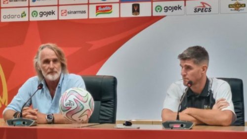 Pelatih Dewa United Sangat Bangga Imbangi Persib dengan 10 Pemain
