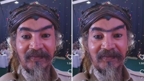 Petugas Imigrasi Gak Percaya Limbad Artis dari Indonesia, Malah Disuruh&hellip;
