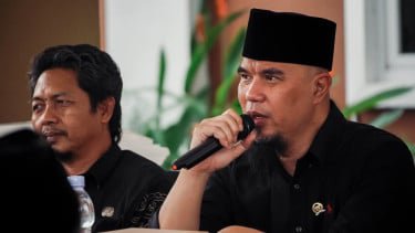 TERPOPULER: Alasan Ahmad Dhani Bikin Video Serang Maia Estianty, Limbad Takuti Askar Pakai Gigi Taring