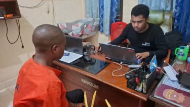 Salah satu KKB pelaku penyerangan guru dan tenaga kesehatan di Yahukimo (kiri)