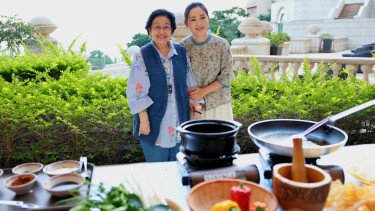 Bersama Food Blogger Dianxi Xiaoge, Megawati Nikmati Makanan Khas Tradisional Yunnan