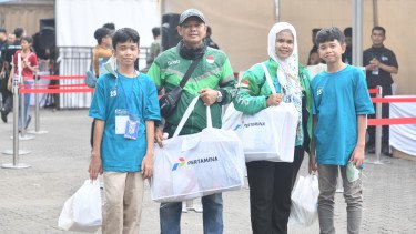 Seribu Senyum Anak Indonesia dari Seribu Seragam Sekolah Bersama Pertamina