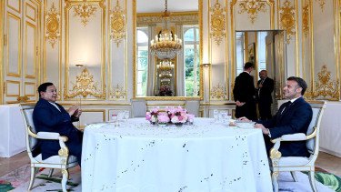 Momen Prabowo Hadiri Jamuan Makan Malam Presiden Macron di Istana &Eacute;lys&eacute;e