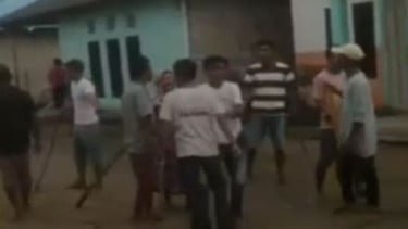 Baku Hantam Warnai Pembagian Dana Desa di Seram Bagian Timur Maluku