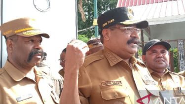 Bupati Nduga Dimakamkan di Kenyam, Gubernur Minta ASN Antar Jenazah