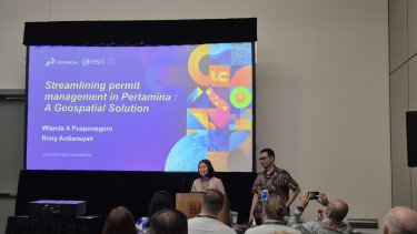 Pertamina Perkenalkan Inovasi Sistem Perizinan Real-Time di Esri User Conference 2025