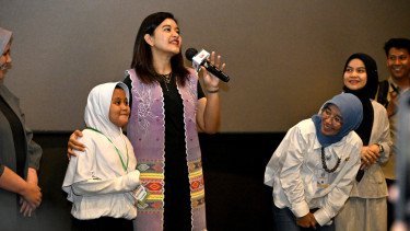 Meriahkan Hari Anak 2025, Kahiyang Ayu Nobar Film &lsquo;Jumbo&rsquo; Bersama 500 Anak Marginal