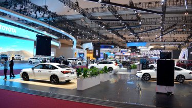 Incar Mobil Baru di GIIAS 2025? Simak Tips Kredit Aman dari ACC dan TAF