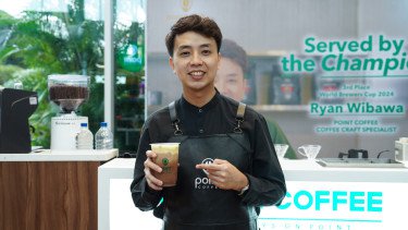 Pengalaman Langsung Menyeduh Kopi Bersama Barista Juara Dunia