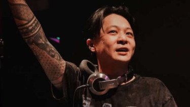 Bukan DJ Panda, Bravy Jadi Orang Pertama yang Gendong Anak Erika Carlina