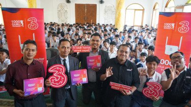 Bukti Internet Bukan Hak Istimewa, Tri Kirim 1.000 Router ke Sekolah Terpencil