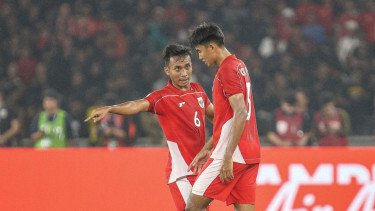 Terungkap! Ini Orang yang Ganggu Robi Darwis Pakai Botol di Final AFF U-23