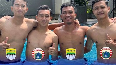 4 Pemain Muda Persib dan Persija Kompak Bersantai di Kolam, Robi Darwis: Bawa Adem Gak Sih?