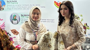Istri Wapres Borong Batik Merawit Karya Nasabah Binaan PNM Mekaar