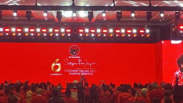 Momen Megawati Menangis saat Hasto Hadiri Kongres PDIP di Bali
