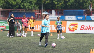 Legenda Sepakbola Jepang, Mana Iwabuchi Latih 100 Lebih Pesepakbola Putri Cilik di Jakarta