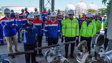Pastikan Sarfas Prima Untuk Layanan Masyarakat, Dirut Pertamina Patra Niaga Cek Terminal LPG