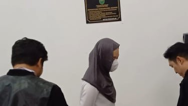 Air Mata di Sidang: Terdakwa Bangga Tolak Seret Nama Budi Arie dalam Kasus Judol Kominfo