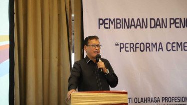 Deputi Bidang Pengembangan Industri Olahraga, Raden Isnanta