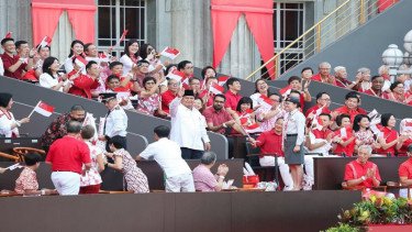 Prabowo Disambut Riuh Rakyat Singapura saat Hadiri Parade Hari Nasional